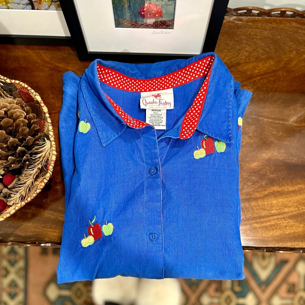 Quaker Factory vintage Fall Autumn theme apple corduroy blue button down shirt